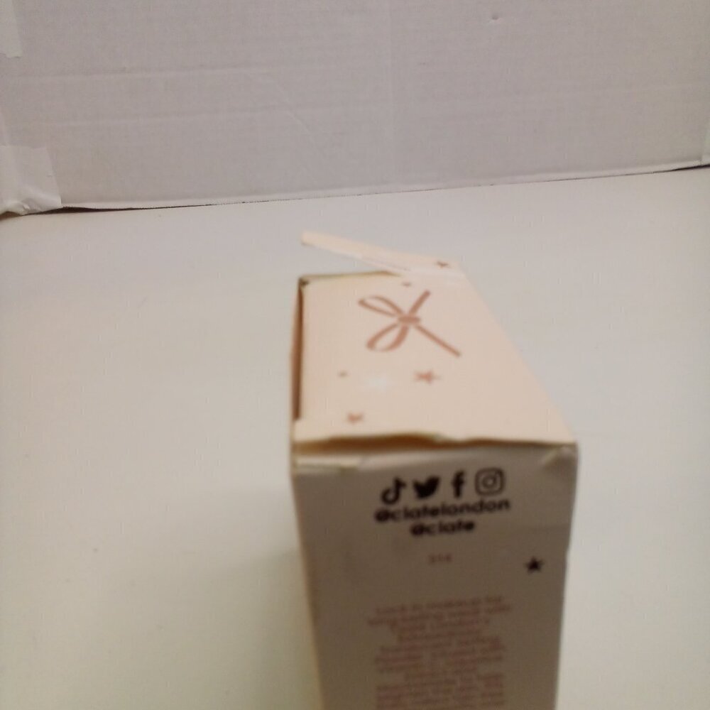 Ciate Extraordinary Translucent Powder .52 OZ Setting Powder - Picture 5 of 9